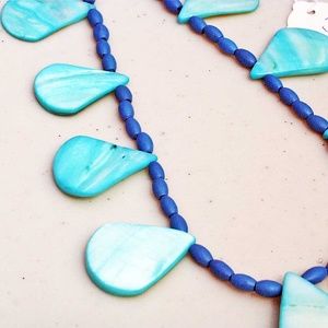 MOTHER OF PEARL TEARDROPS IN AQUA NECKLACE, TAG ON, 20 INCHES LONG, WITH BEAD